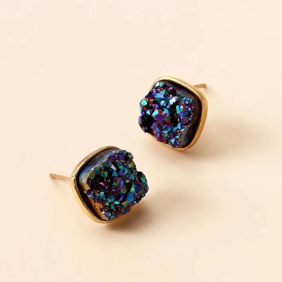 🦋 3/$24 Navy blue druzy (raw crystal) geode stud post earrings/ NWOT - Picture 5 of 6